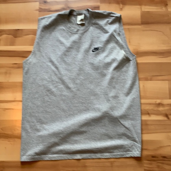Vintage Nike XL sleeveless shirt. - Picture 3 of 10